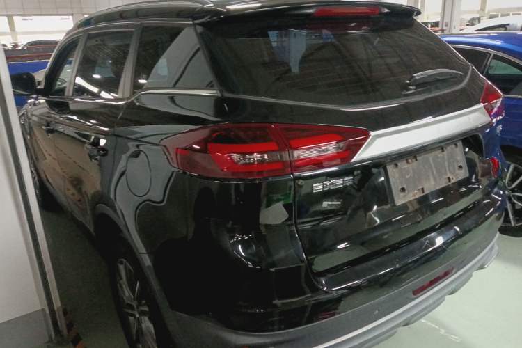 Used Geely Auto Emgrand X7 Sport 2021 Million Edition 1.8TD DCT Two-Wheel Drive Luxury Model
