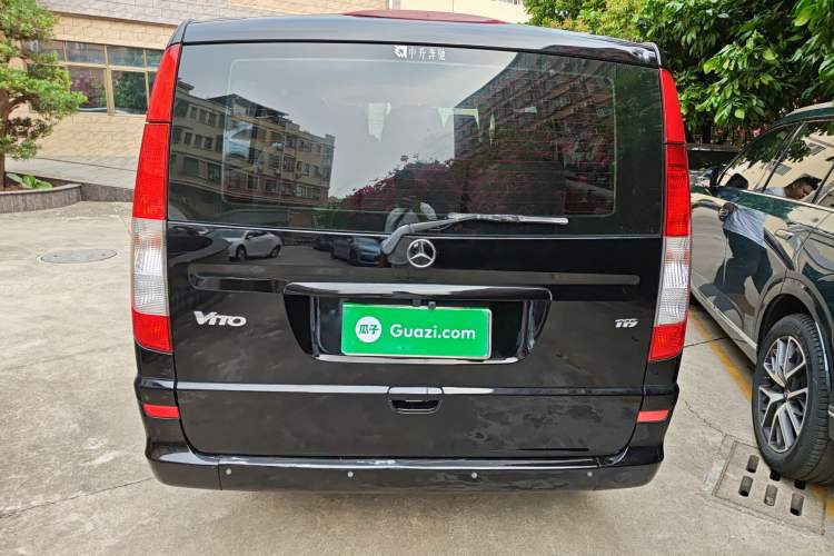 Used Mercedes-Benz Vito 2011 2.5L 7-seater executive version Rear