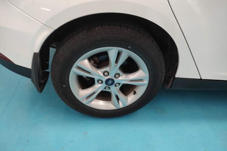 Used Ford Focus 2018 Hatchback Classic 1.6L Automatic Comfort Plus SmartDrive Edition Right Rear Wheel Hub