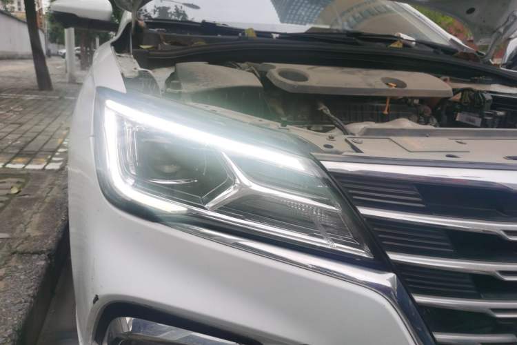 Used Roewe i5 2020 1.5L Automatic 4G Connect Luxury Flagship Edition Right Front Headlight