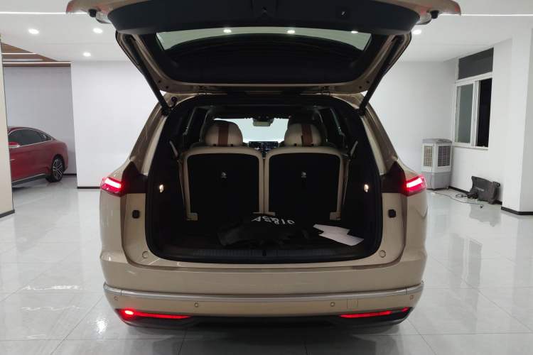 Used ONVO Luxeed L90 2025 Model—Max Six-Seater Version
