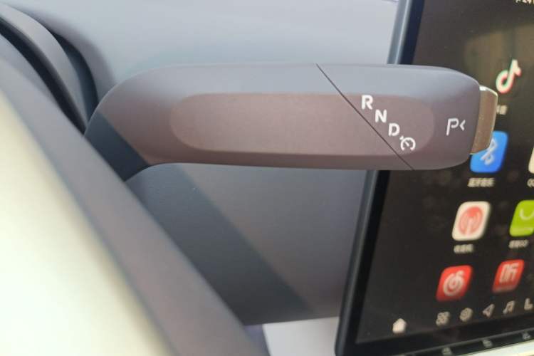 Used Avatr 12 2025 Max Extended-Range Edition Gear Lever