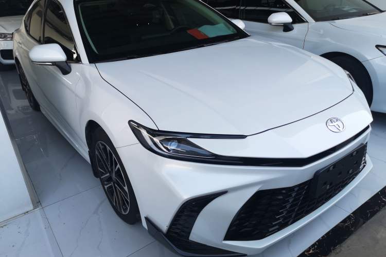 Used Toyota Camry 2026 Model Dual-Engine 2.0HSE Sport Lite Edition
