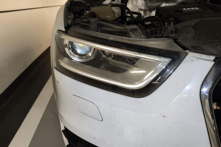 Used Audi Q3 2015 30 TFSI Ambition Edition Right Front Headlight