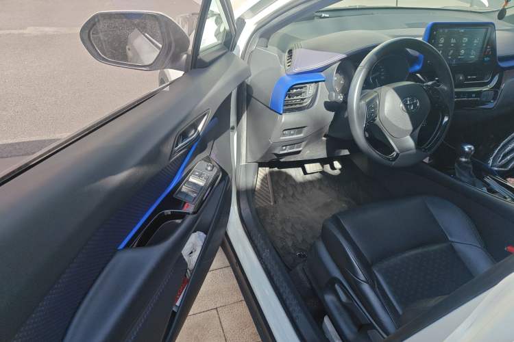 Used Toyota IZOA 2018 2.0L Yichi Version China VI Standard Driver Seat