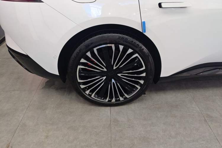 Used Avatr 12 2025 Ultra Extended-Range Edition
