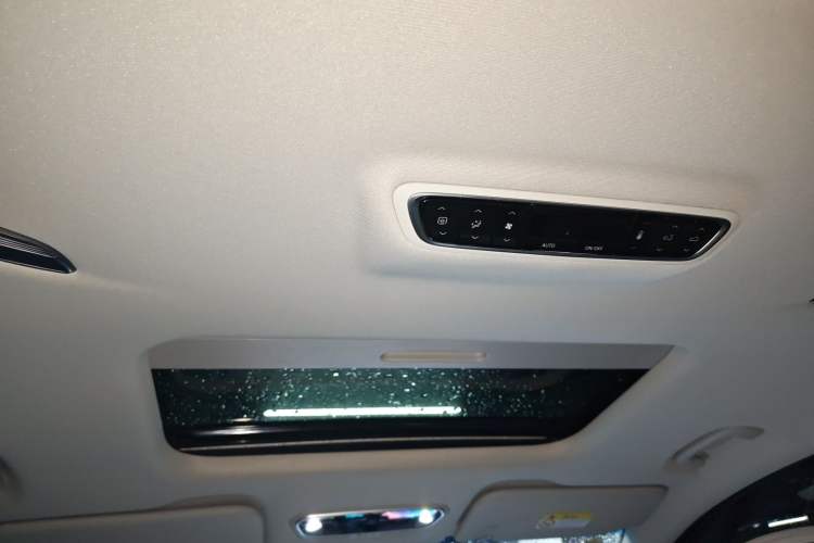 Used SAIC MAXUS G90 2024 2.0T Xinghan Seven-Seater Version