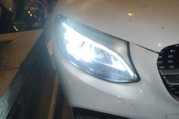 Used Mercedes-Benz GLC 2019 Facelift GLC 260 L 4MATIC Luxury Model Right Front Headlight