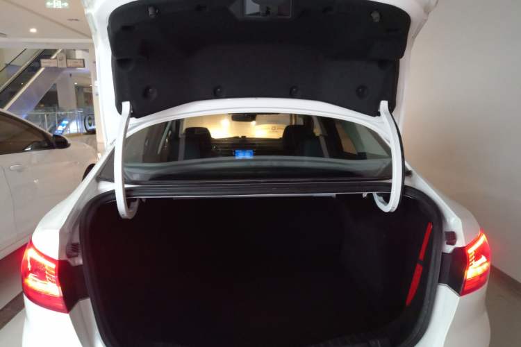 Used Ford Escort 2015 1.5L Automatic Fashion Model
