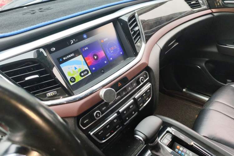 Used GAC Trumpchi GS8 2017 320T Two-Wheel Drive Luxury Smart Connectivity Version (7 Seats)