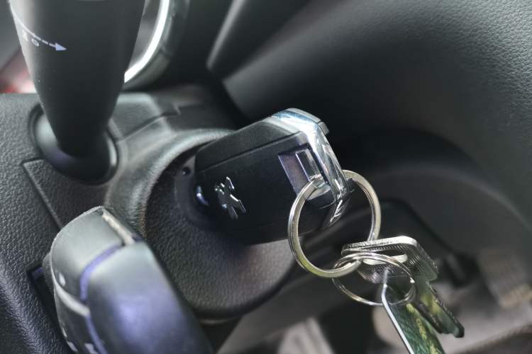 Used Peugeot 3008 2015 1.6THP Automatic Classic Edition Vehicle Key