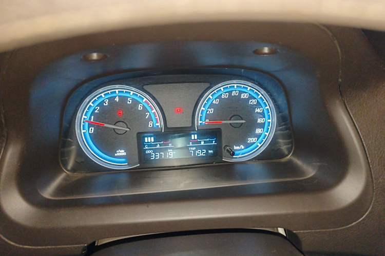 Used Baojun 730 2014 1.5L manual Comfort ESP version 7 seats Instrument Cluster