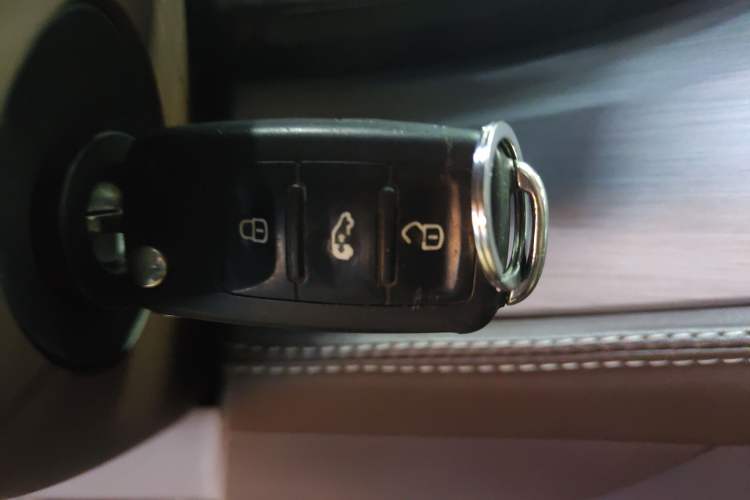 Used Volkswagen Caravelle 2017 2.0 TSI 4x4 Luxury Edition 7-Seater