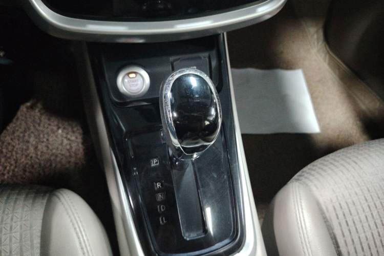 Used Nissan Tiida 2016 1.6L CVT Smart Drive Edition Gear Lever