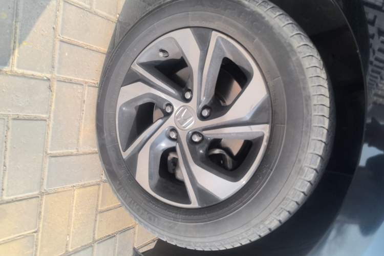 Used Honda Accord 2016 2.0L Elite Edition Right Front Wheel Hub