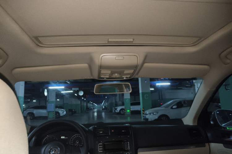 Used Volkswagen Sagitar 2011 1.6L Automatic Comfort Edition
