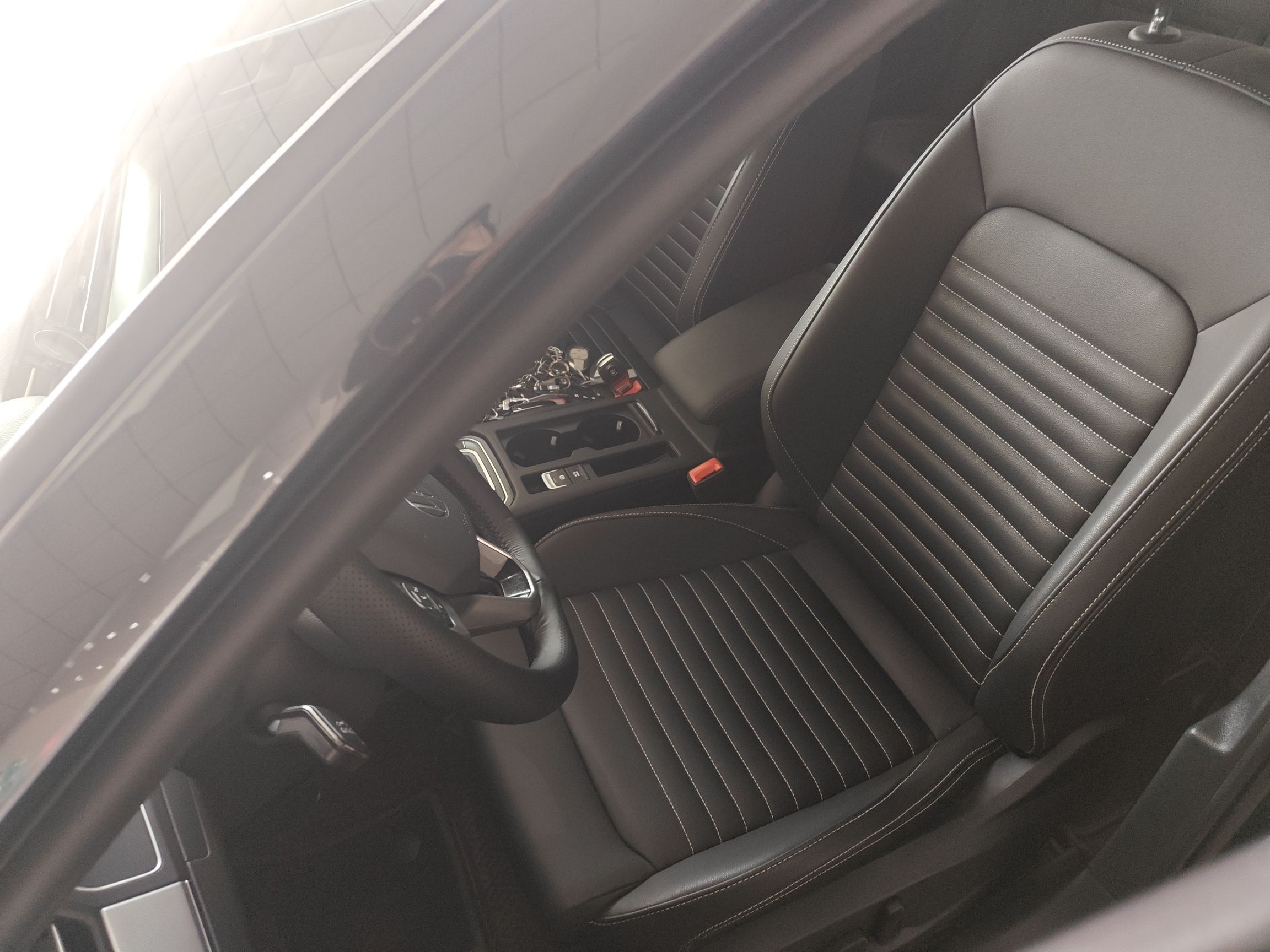 Переднее сиденье в автомобиле