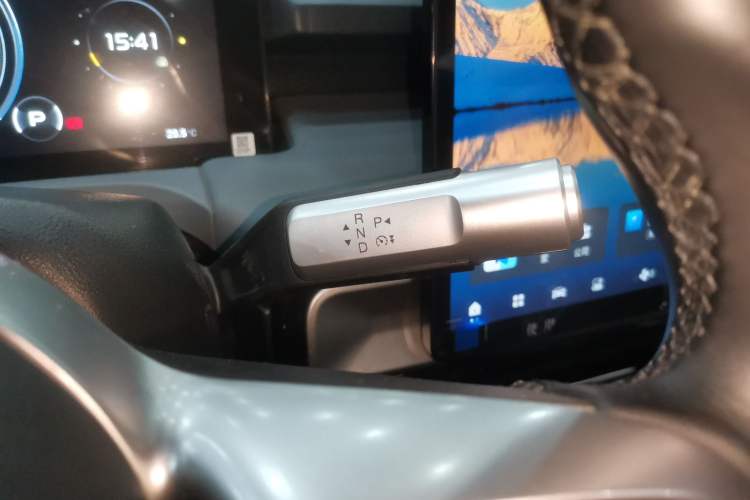 Used AION Y 2023 Plus 510 Smart Edition Gear Lever