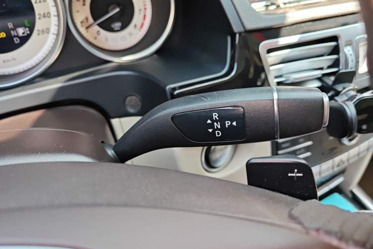 Used Mercedes-Benz E-Class 2015 E 260 L Sport & Fashion Model Gear Lever