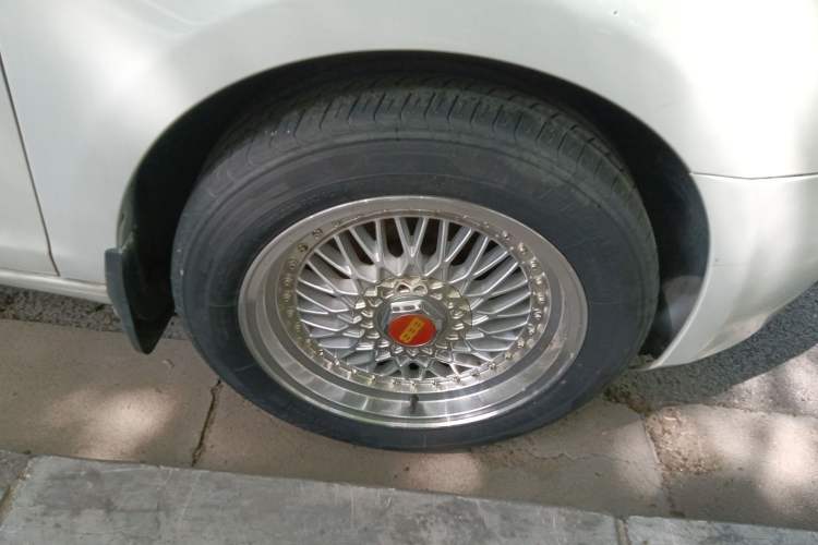 Used Volkswagen Golf 2012 1.4 TSI Automatic Comfort Edition Right Front Wheel Hub