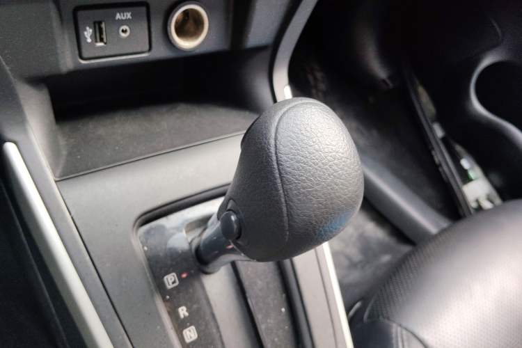 Used Nissan Sylphy 2019 Classic 1.6XE CVT Comfort Edition Gear Lever