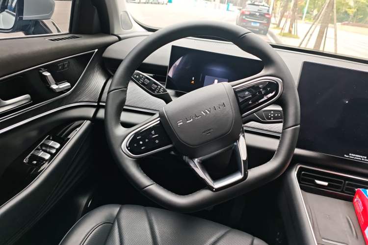 Used Chery Fengyun T9 2025 120 Long-Range Luxury Version 5 Seats Lithium Iron Phosphate
