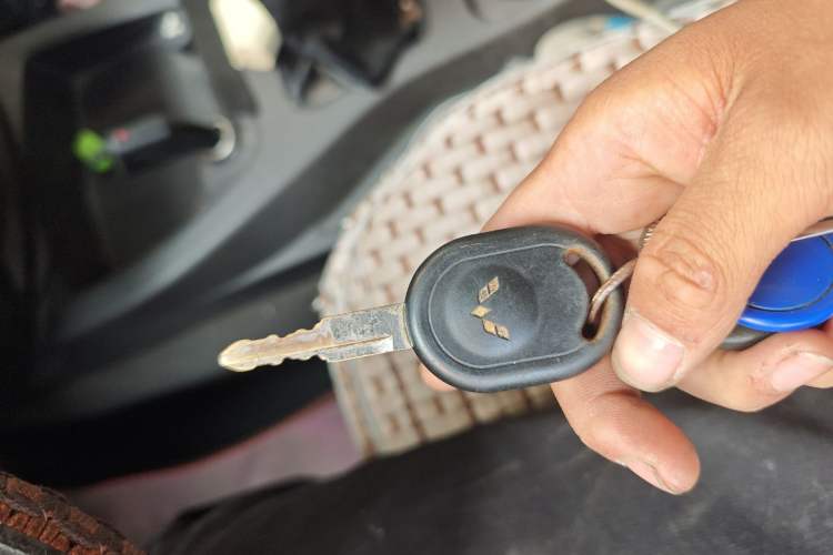 Used Wuling Hongguang 2015 1.2L S Base Model China V Standard Vehicle Key