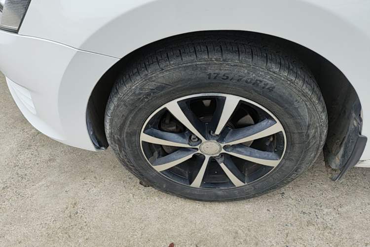 Used Volkswagen Santana 2015 1.4L Manual Fashion Edition Left Front Wheel Hub