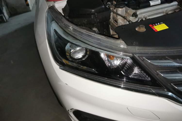 Used Baojun 310W 2017 1.5L Manual Fashion Edition China VI Right Front Headlight