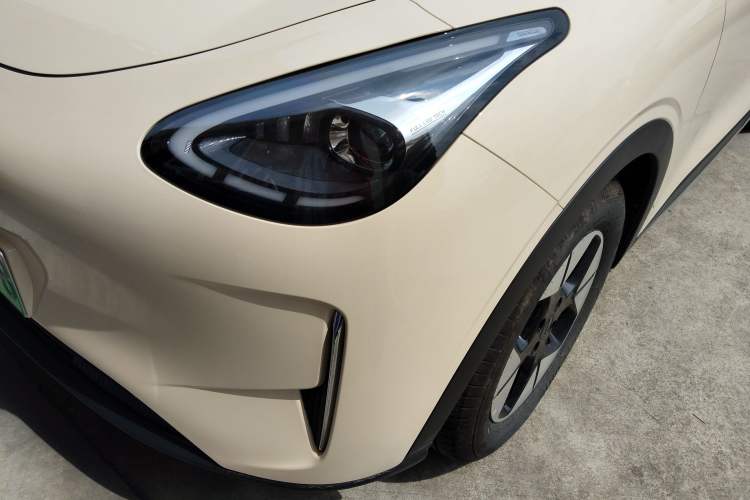 Used Geely Galaxy Geome 2025 410 km Free Version
