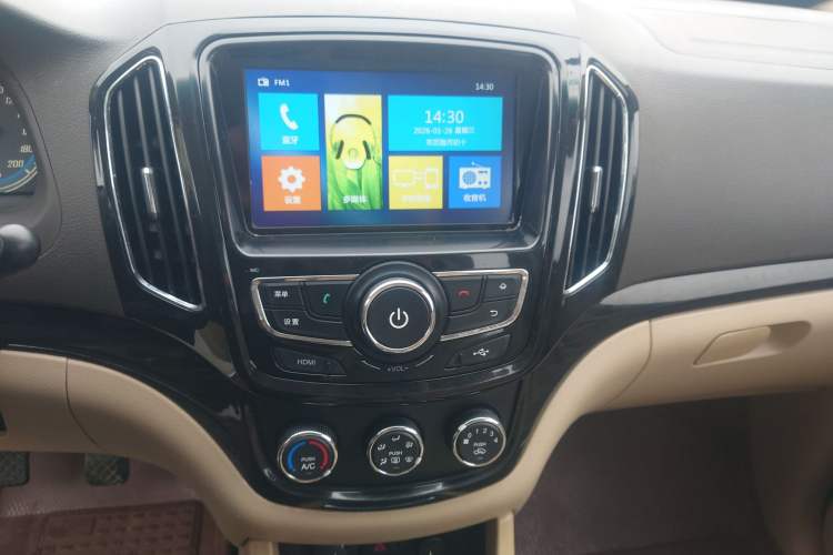 Used Baojun 730 2014 1.5L manual Comfort ESP version 7 seats
