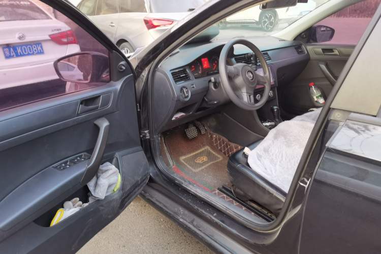 Used Volkswagen Santana 2015 1.6L Automatic Fashion Edition