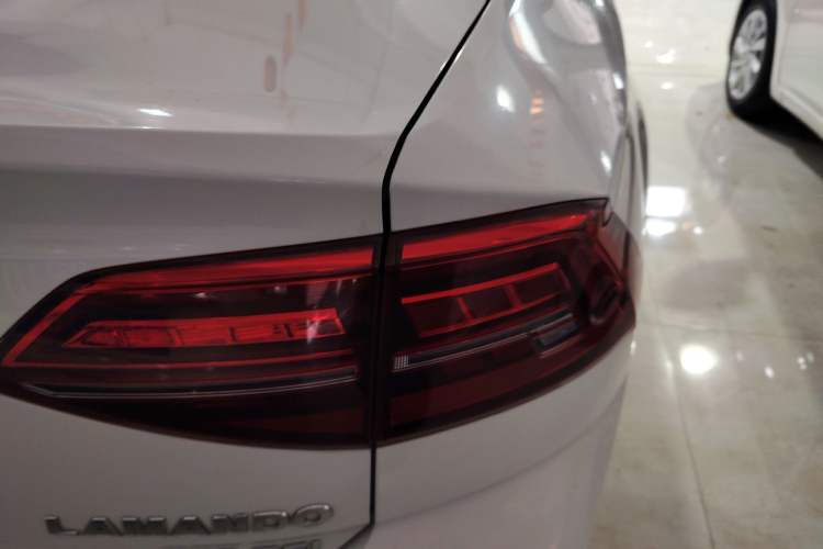 Used Volkswagen Lamando 2019 280TSI DSG Comfort Edition China V Standard Right Rear Taillight