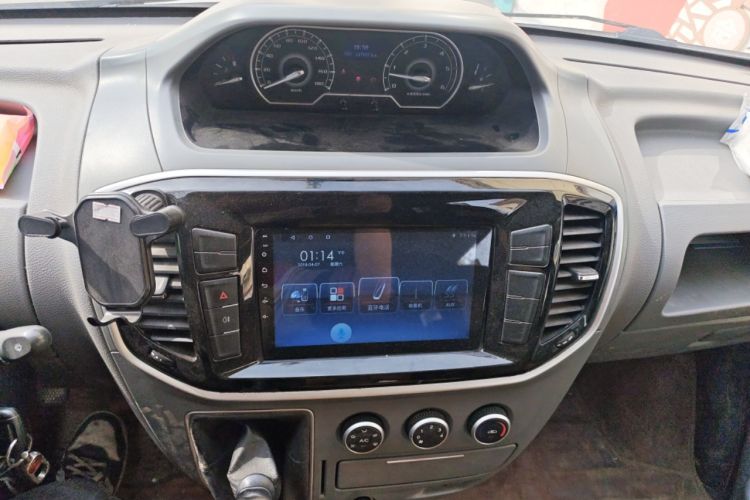 Used SAIC MAXUS Xintu V80 2019 2.5T Classic Edition 6-Speed Manual – Aoyuntong Short Wheelbase Mid-Height Design 5/6 Seats