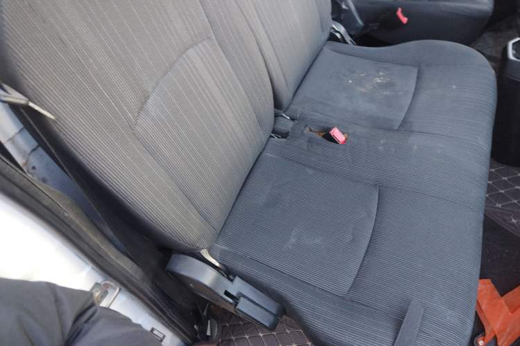 Used JMC Transit 2021 2.8T Space King Standard Version Short Wheelbase Mid-Height Roof 3-Seater Diesel Euro VI JX493 Right Front Seat