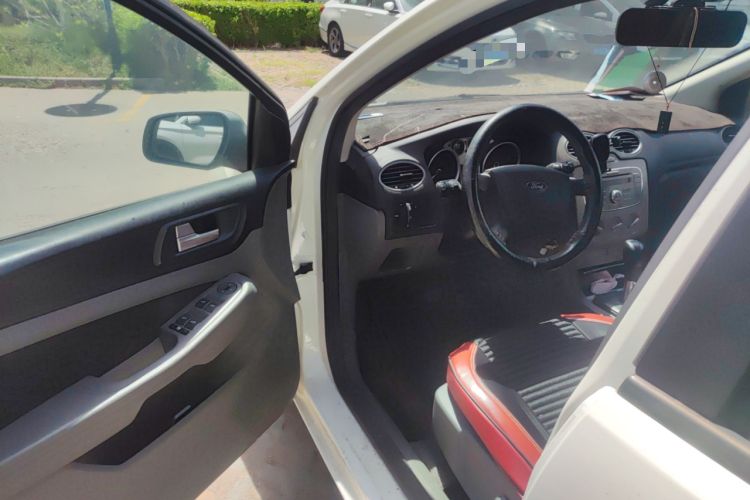 Used Ford Focus 2013 Hatchback Classic 1.8L Automatic Base Model
