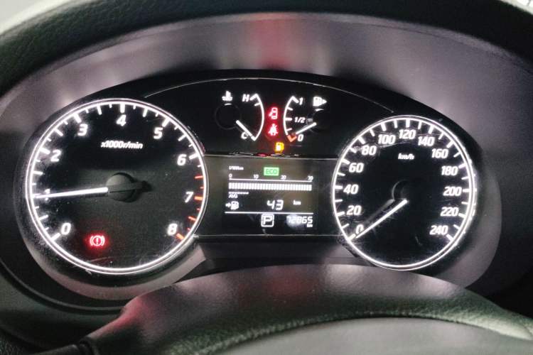 Used Nissan Tiida 2016 1.6L CVT Cool Dynamic Edition
