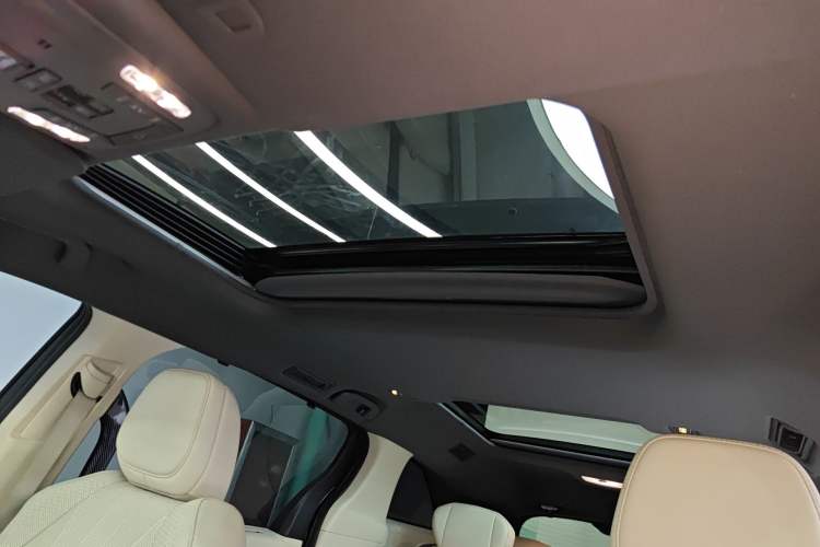 Used Toyota Granvia 2024 2.5L Hybrid Prestige ULTRA Edition
