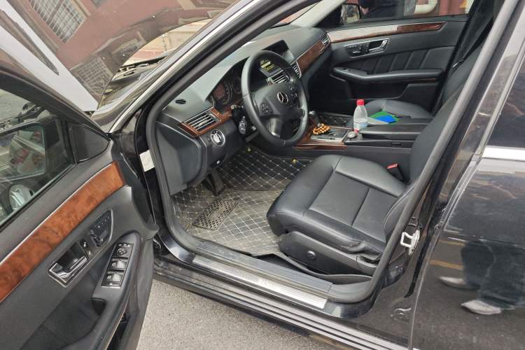 Used Mercedes-Benz E-Class 2010 E 260 L CGI Elegant Model
