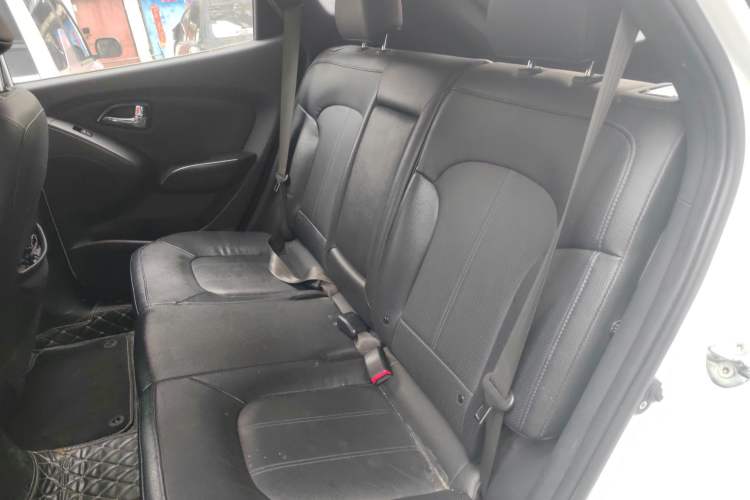 Used Hyundai ix35 2013 2.0L Automatic Two-Wheel Drive Smart GLS China IV Standard