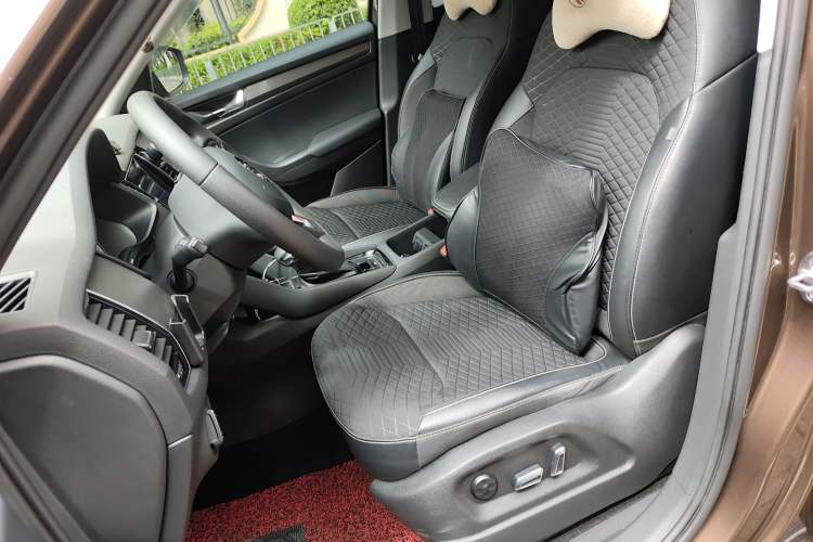 Used Skoda Kodiaq 2018 Facelifted TSI330 5-Seater Two-Wheel-Drive Comfort Edition
