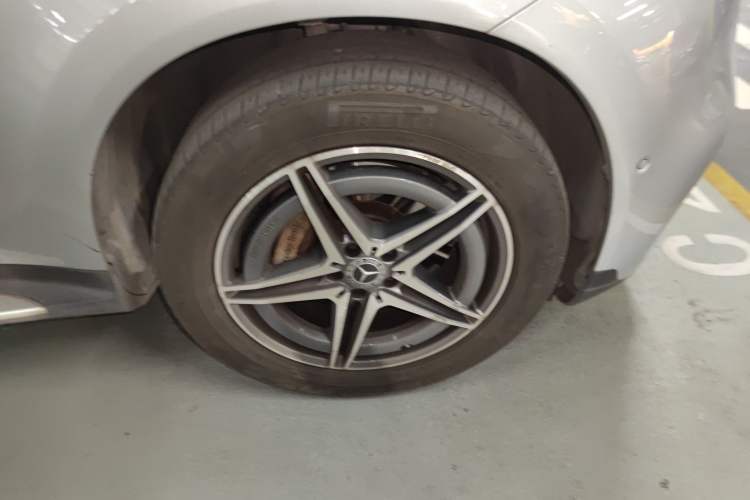 Used Mercedes-Benz EQC 2022 EQC 400 4MATIC Right Front Wheel Hub