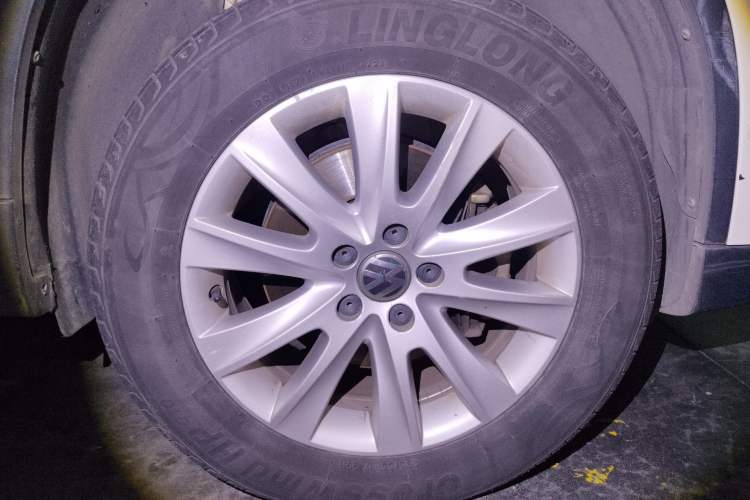 Used Volkswagen Tiguan 2012 2.0 TSI Automatic All-Wheel Drive Flagship Edition Right Front Wheel Hub