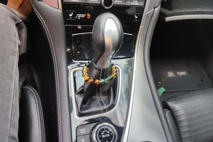 Used Infiniti Q50L 2015 2.0T Sport Edition Gear Lever