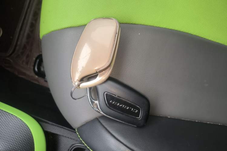 Used Roewe Clever 2021 302 km New Four-Seater Super-Efficient Version
