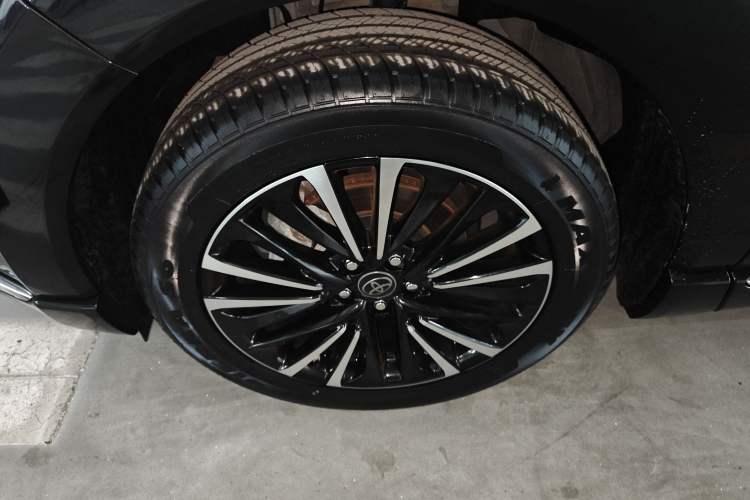 Used Toyota Venza 2022 2.0L CVT Two-Wheel Drive Prestige Edition Left Front Wheel Hub