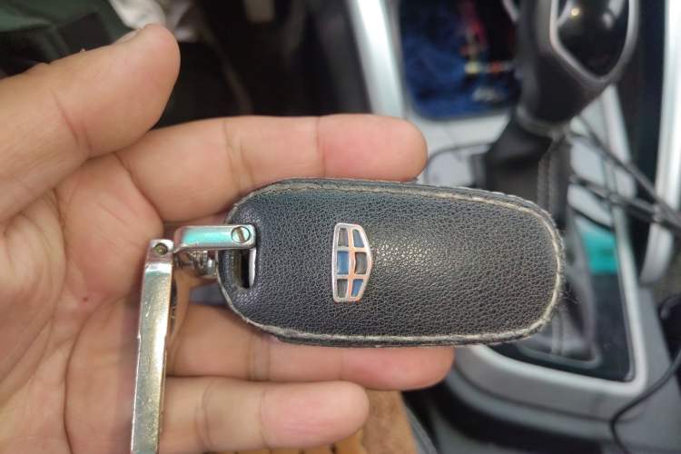 Used Geely Auto Vision X3 2017 1.5L Automatic Luxury Model Interior 1