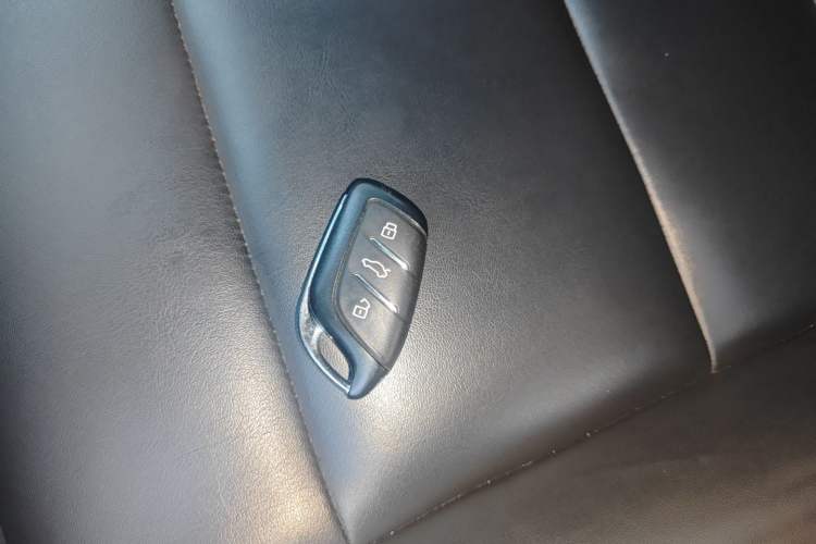 Used MG 4 EV 2023 415 km Range Sea-Faring Champion Edition Vehicle Key