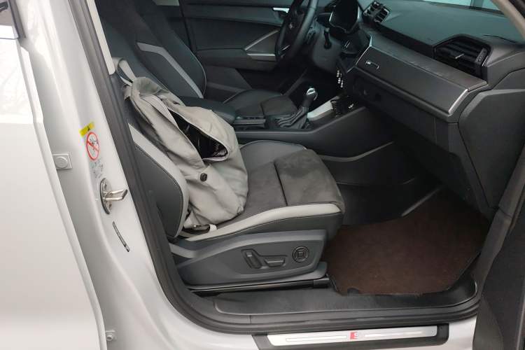 Used Audi Q3 2023 35 TFSI Fashion Dynamic Model (1.4T) Right Front Seat