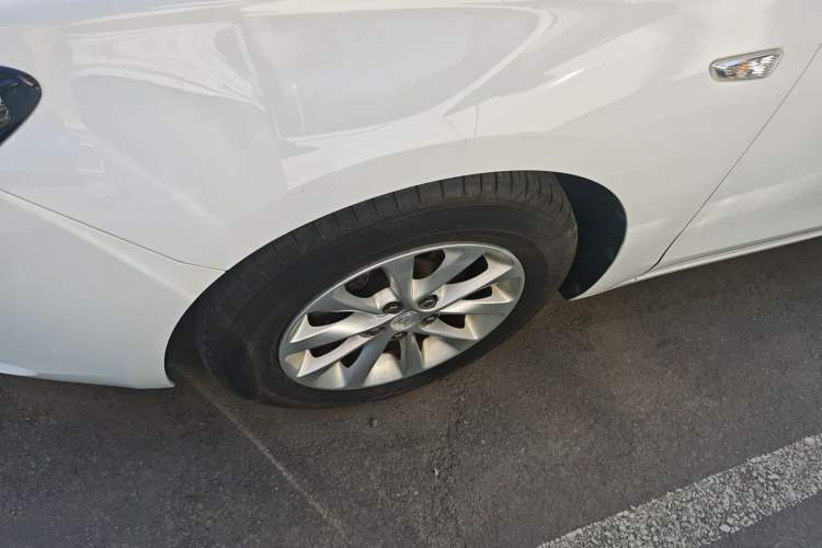 Used Buick GT 2018 15T Dual-Clutch Advanced Model China V Standard Left Front Wheel Hub